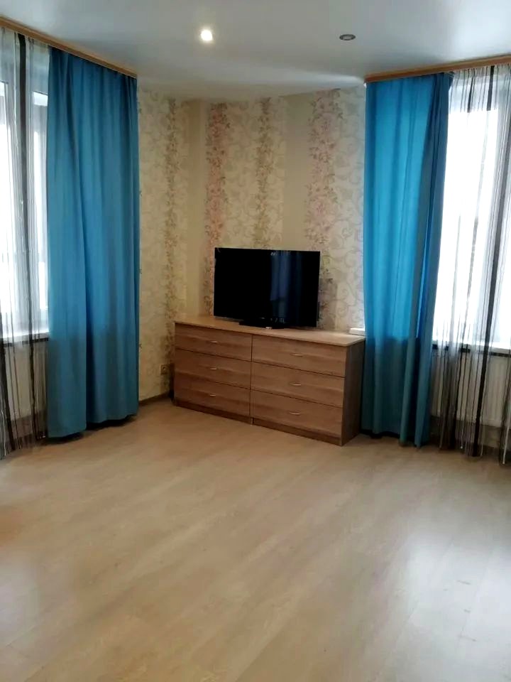 2-комнатная квартира в аренду, Москва, Кировоградская ул. 36 — 90 000 ₽/мес